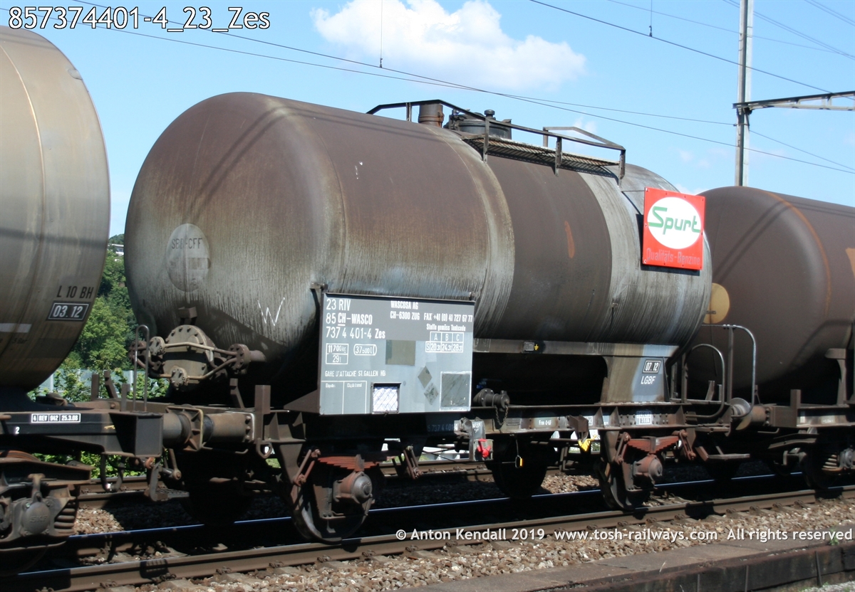 857374401-4_23_Zes.JPG